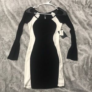 NEW blk/wt mini hourglass dress